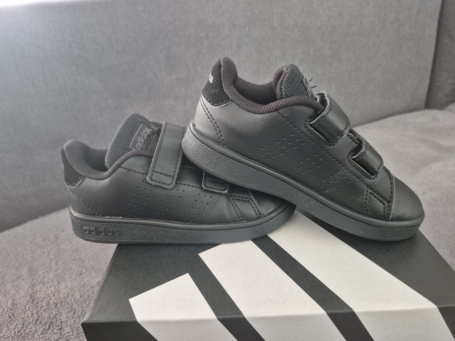 Маратонки Adidas размер 25