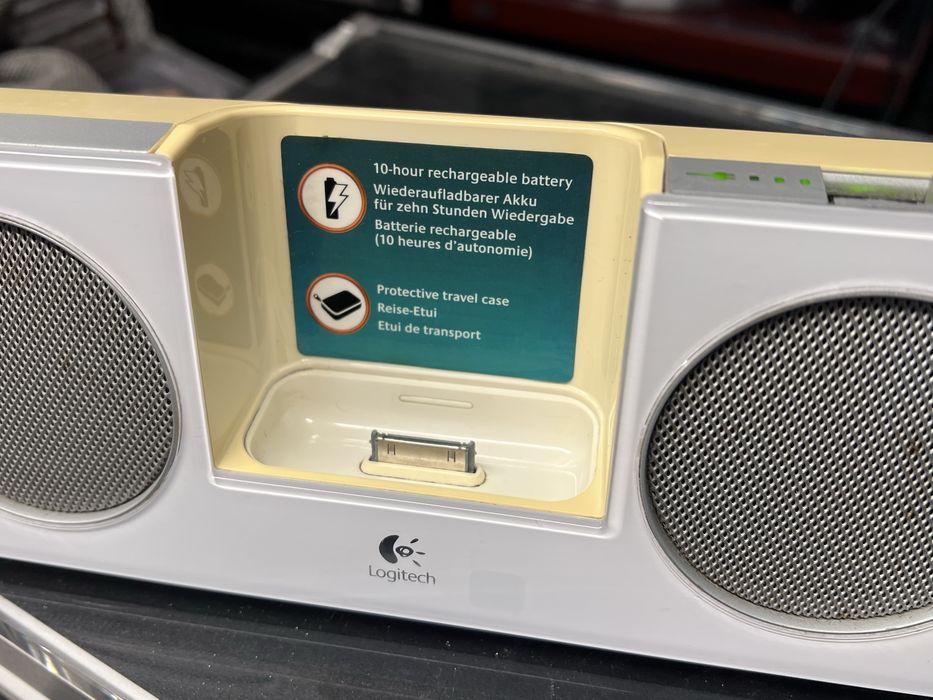 Logitech Pure-Fi Anywhere 2