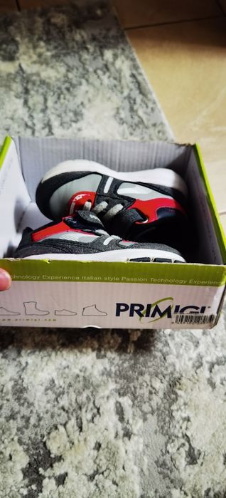 Adidași înalți primigi