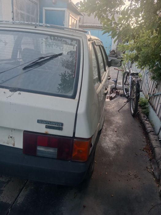 Автомобиль 1996 года