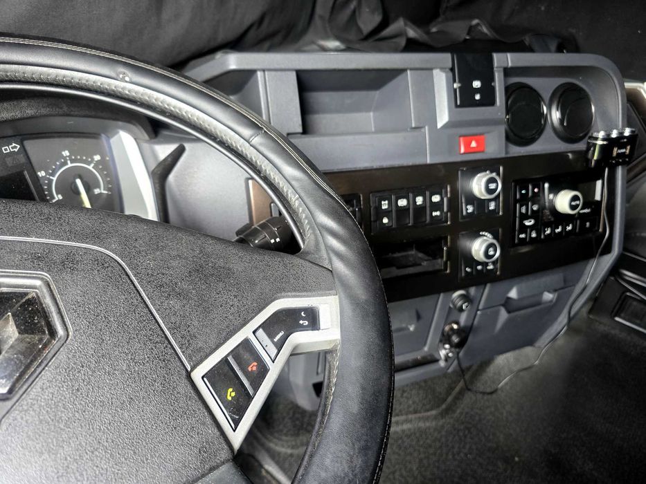 Renault T 520 EURO 6 НАЕМ 2400e