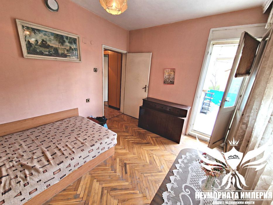 Продава се Тристаен апартамент в Дебелец - 94 кв.м за 1000 €/кв.м - Снимка #19