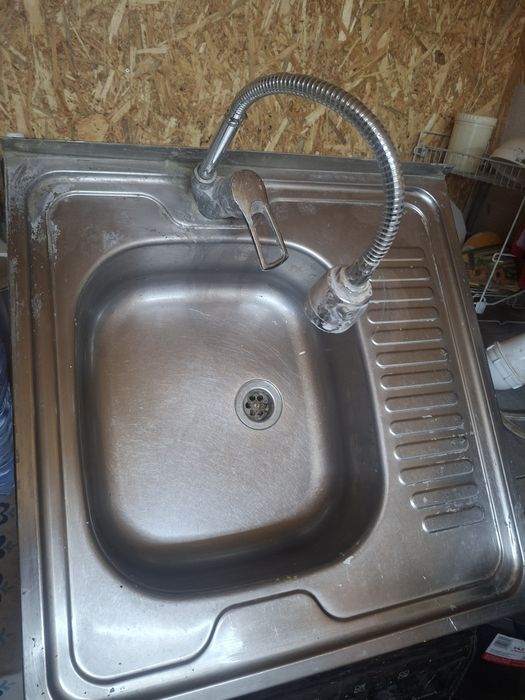 Продам раковину б/у 60х60