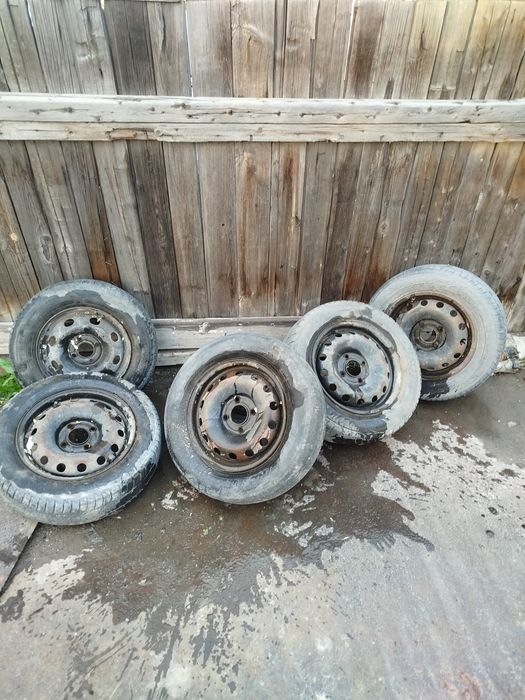 Продам железные диски на Пежо 206