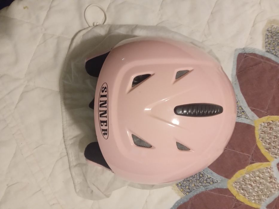 Каска за зимни спортове...за момиче