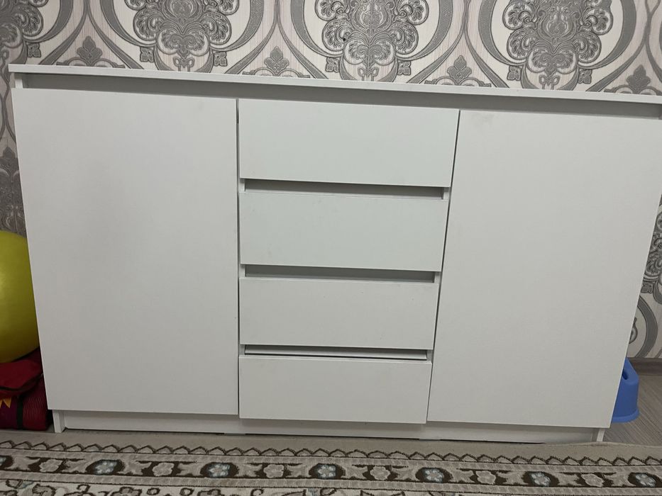Продам белый комод