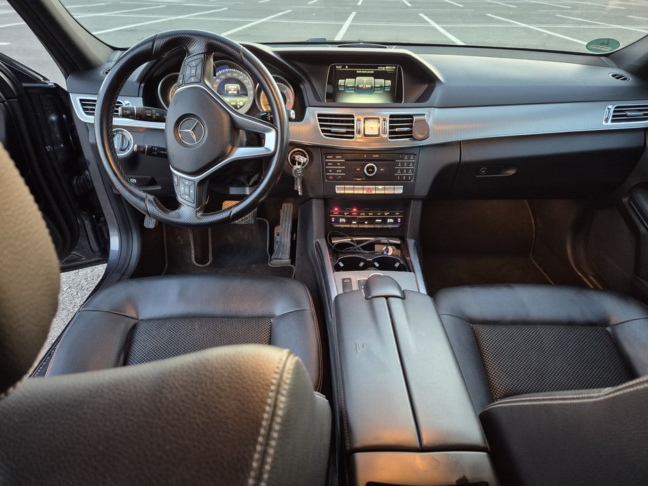Mercedes Benz  Clasa E300 9G tronic