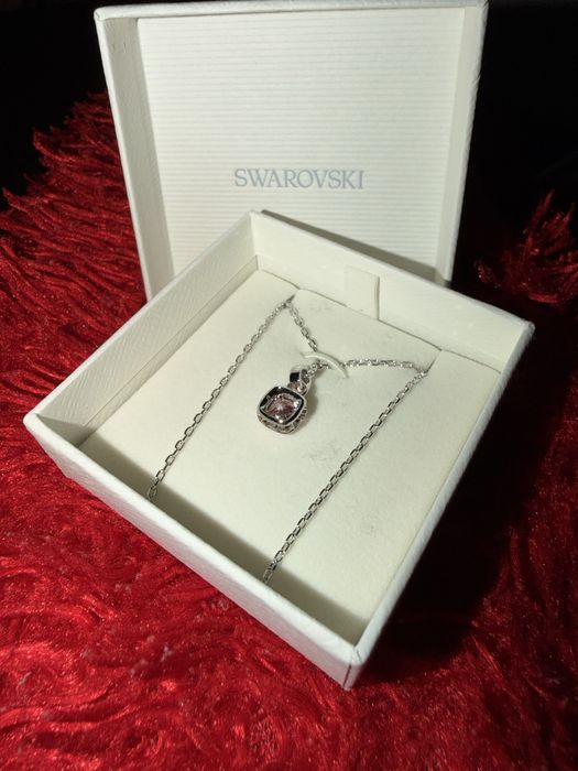 Vând 3 coliere Swarovski originale