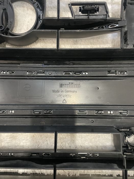 Предна решетка Ауди S7  2023г Оригинална  без никакви забележки