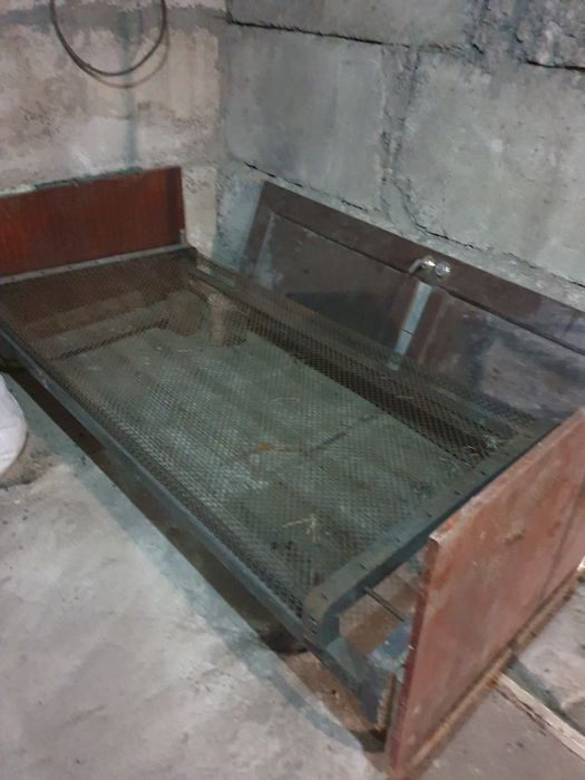 Советская кровать на панцирной сетке