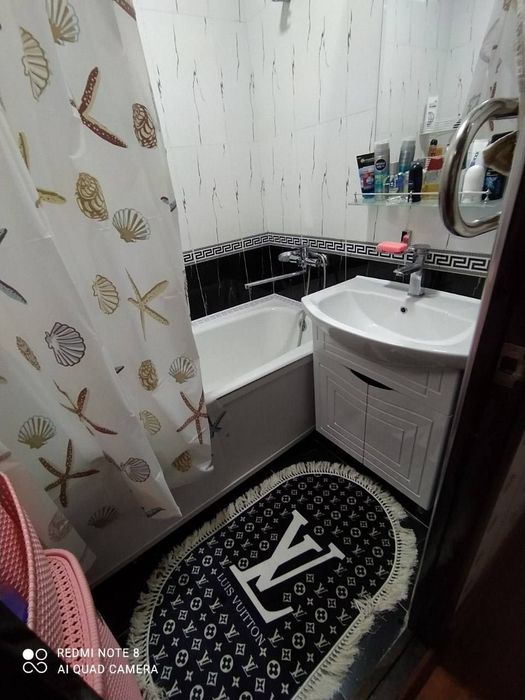 Сотилади сергели 8а. 2/8/9 балкон 2#6+лифтовой