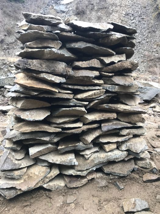 Vând piatra naturală rustica !