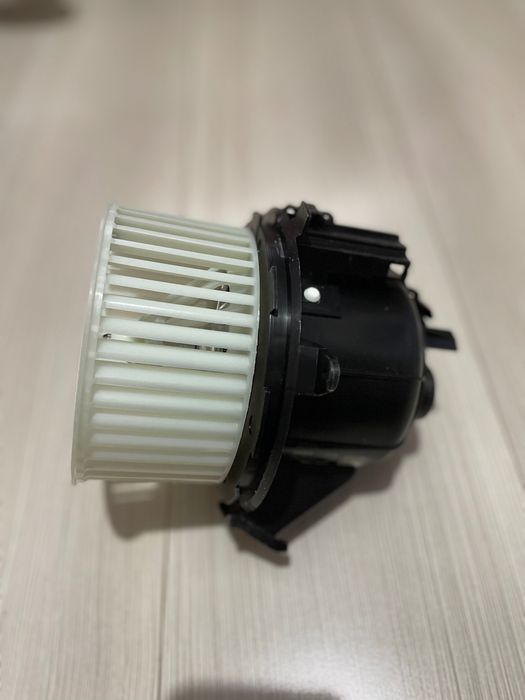 Vând aerotermă auto pentru Crossland X model 2019