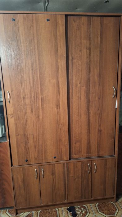 Продам сервант самовывоз