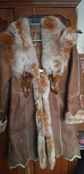 кожух със гарнитура от лисица