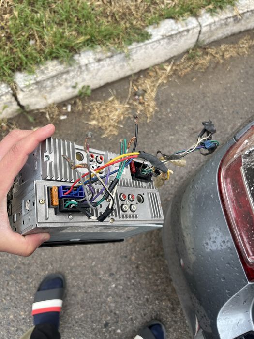 Продам магнитолу пионер 2шт