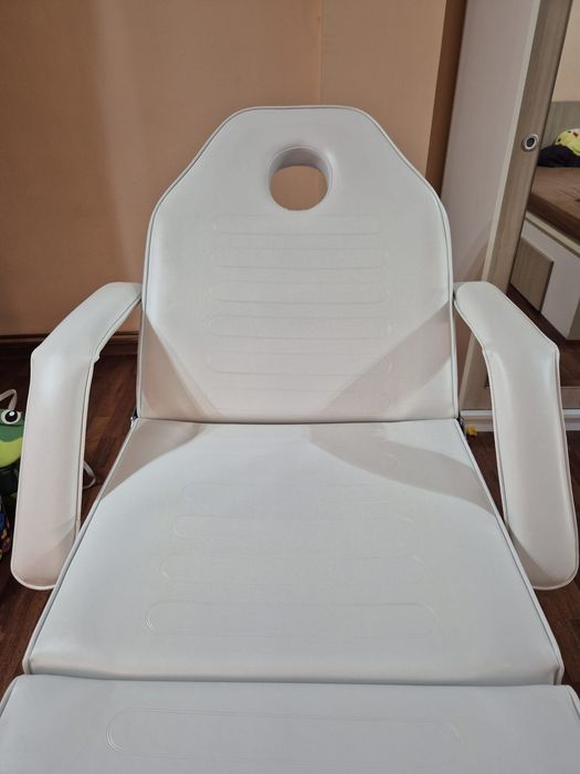Pat masaj / cosmetică pliabil și reglabil, alb, cu cotiere și pernă – Stare excelentă
