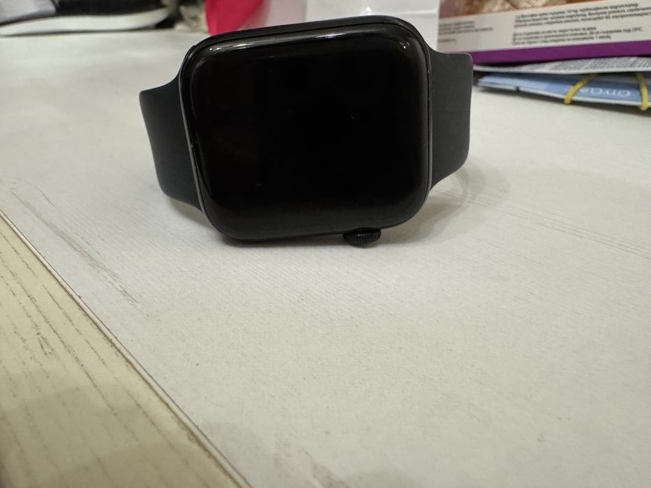 нов Apple Watch SE (GPS)