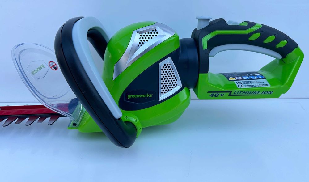 GREENWORKS 22637T - Акумулаторен храсторез за жив плет 40V