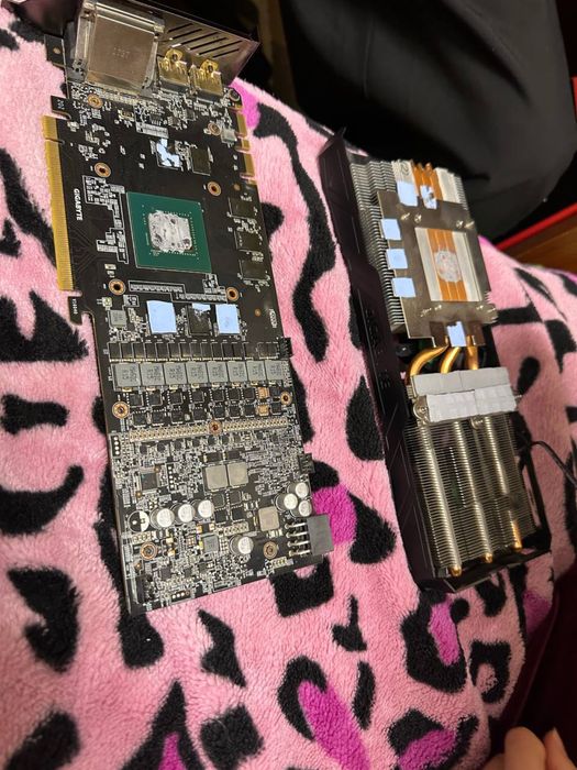 Gtx 1080 gigabyte в идиальном состоянии