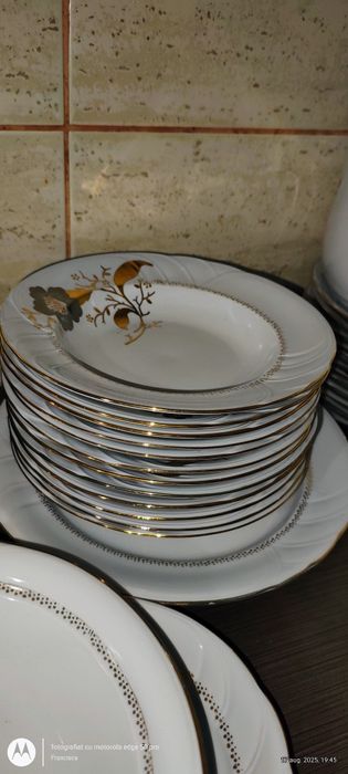 Serviciu de masă din portelann