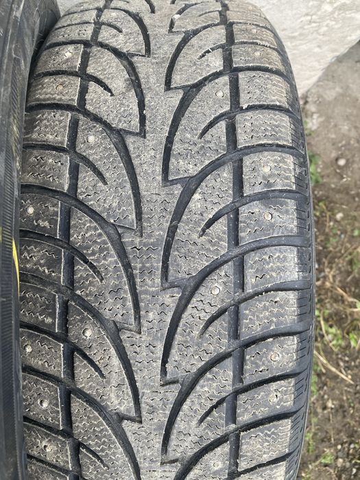 Продам зимнюю резину 235/55 R18
