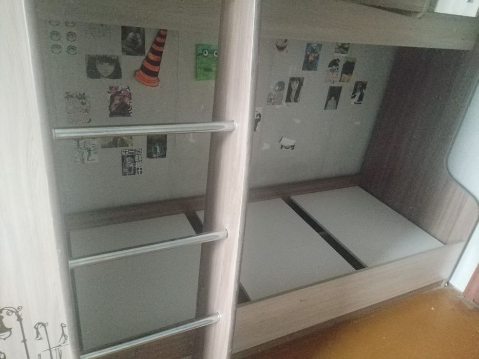 Продам двухярусную кровать