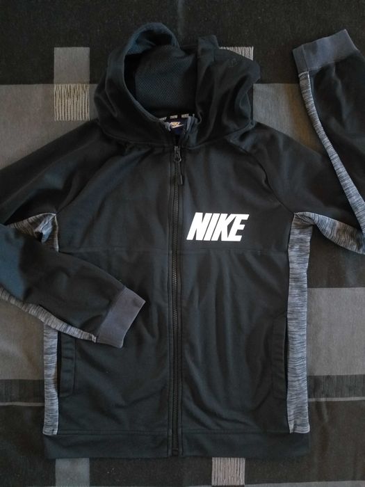 Nike - детско горнище 158см