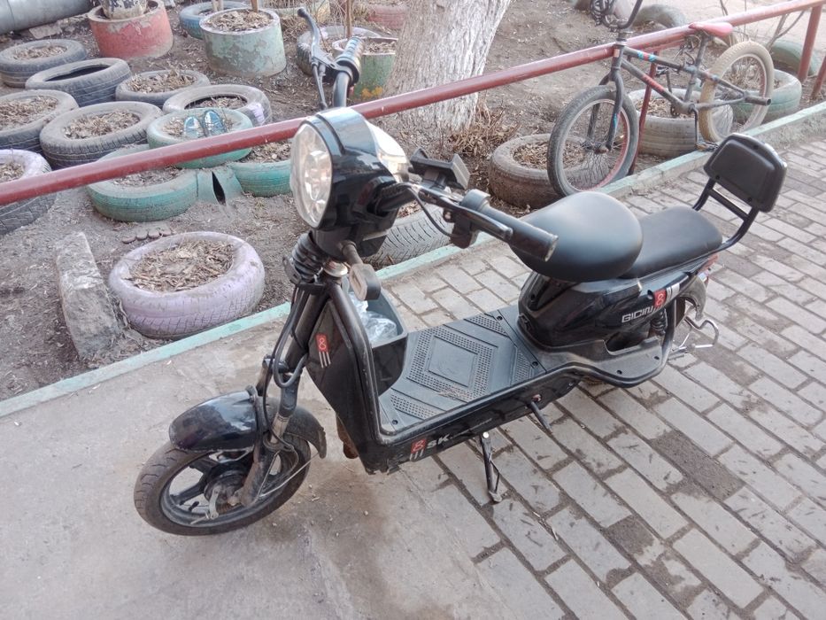 Продам самокат SK8