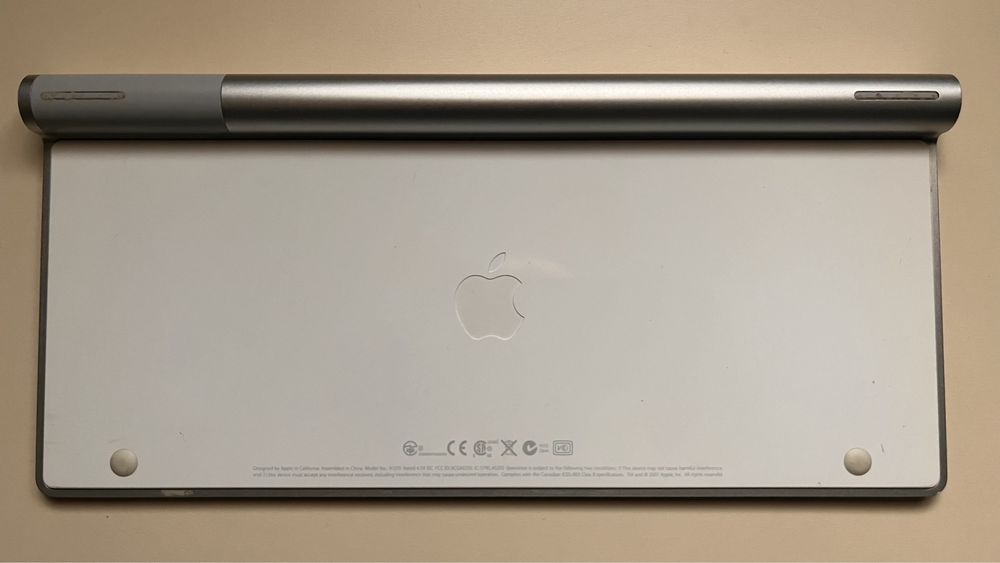 Tastatura Apple Wireless