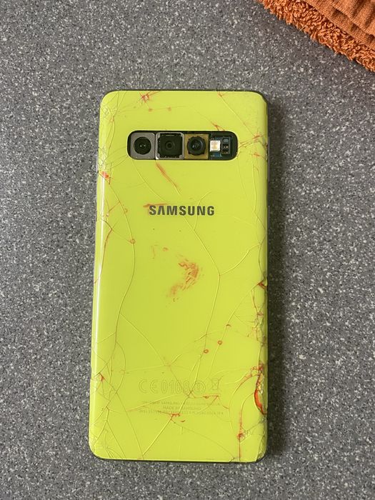 Продам самсунг с10 с нерабочим экраном