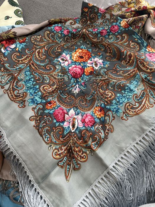 Batic din lânǎ rusesc in stil pavlovo posad