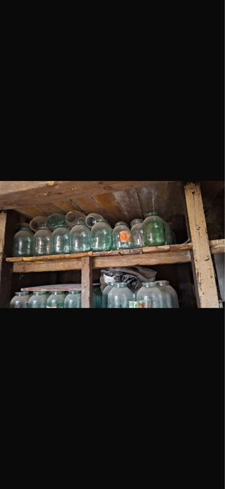 Продам банки 2и 3л