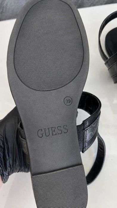 Дамски Сандали Guess - 2 Модела с Лого и Капси