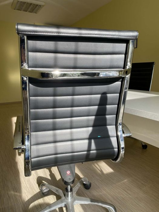 Офис стол, кожен, италиански