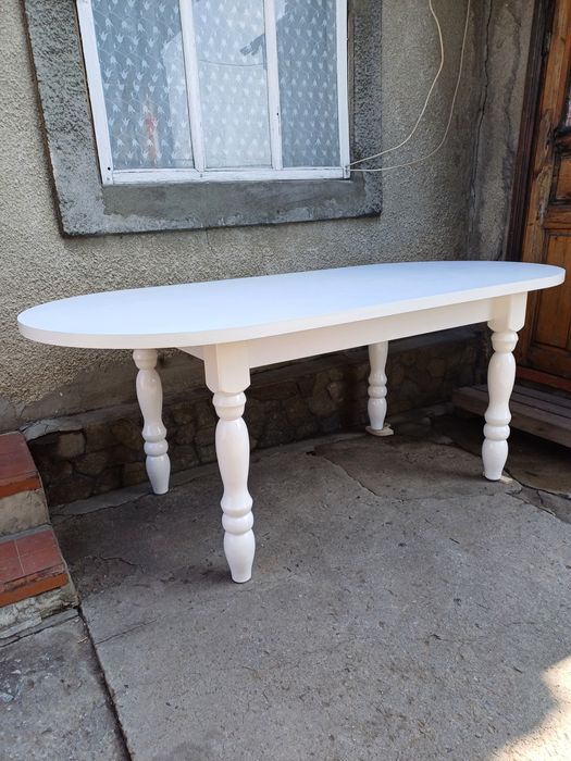 Продам стол овальный.