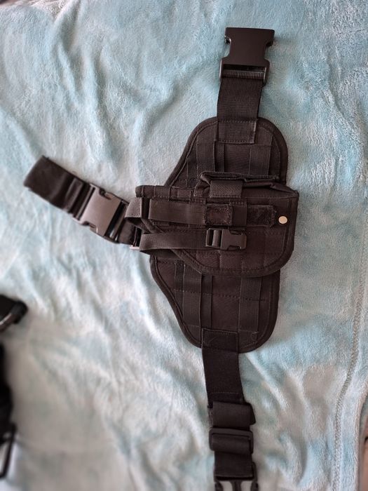 Toc universal pistol,  ptr picior,  partea dreaptă.