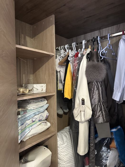 Угловой шкаф вместительный