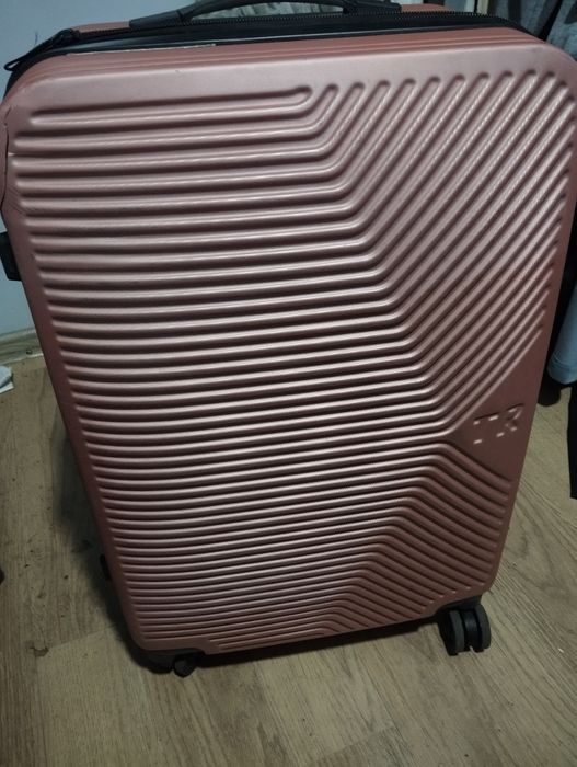 Чемодан в хорошим состоянии