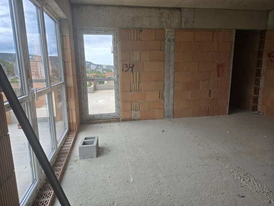 Продава се Двустаен апартамент в Варна, Изгрев - 93 кв.м за 1194 €/кв.м - Снимка #4