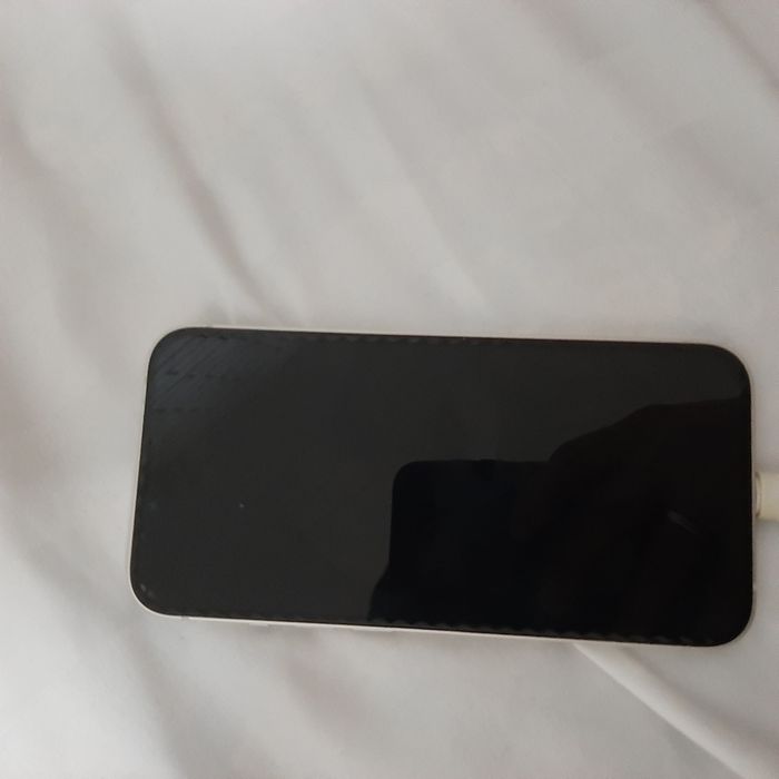 Сотка IPhone 13.