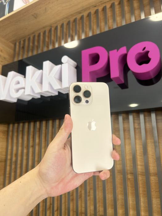 iPhone 16 Pro Max