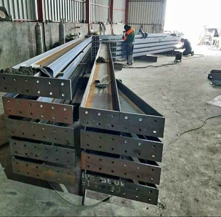 Vând hală metalică 10 x15