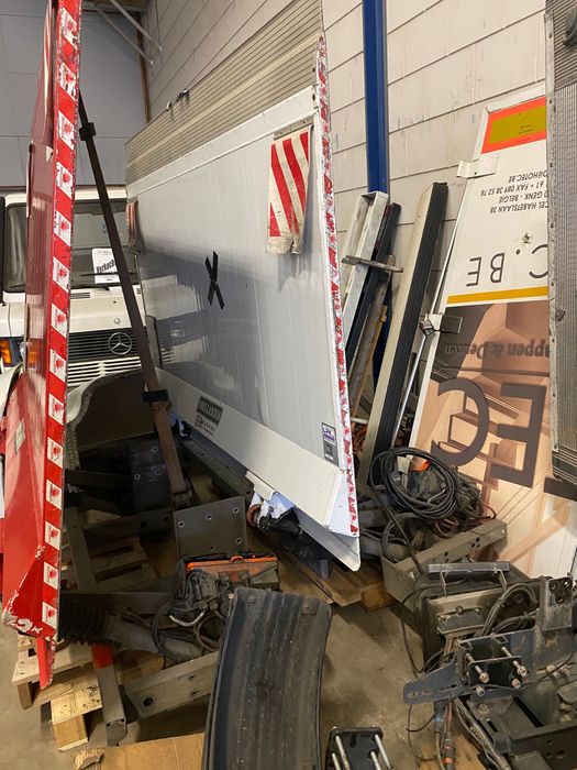 Lift hidraulic Dhollandia pt Sprinter sau Crafter 12v 750 kg