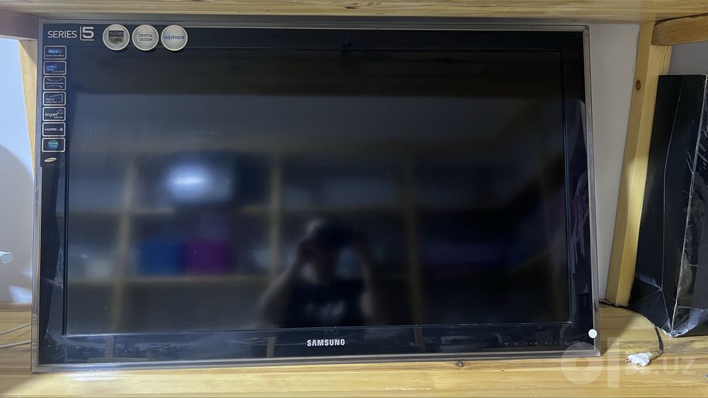 Телевизор Samsung в рабочем состояние