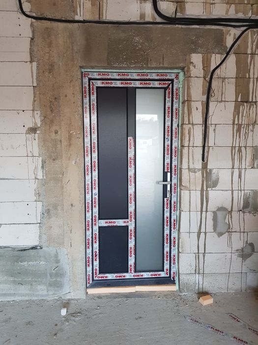 Tamplarie PVC cu geam termopan