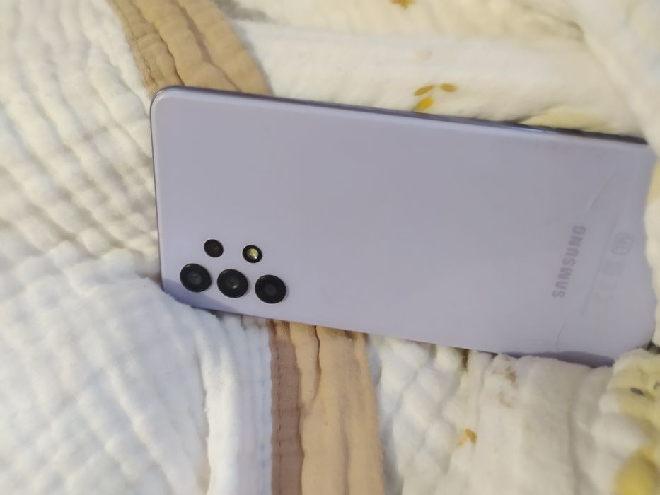 Срочно Продам телефон  самсунг