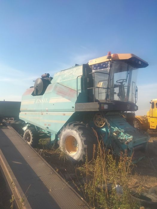 Комбайн Есил 740