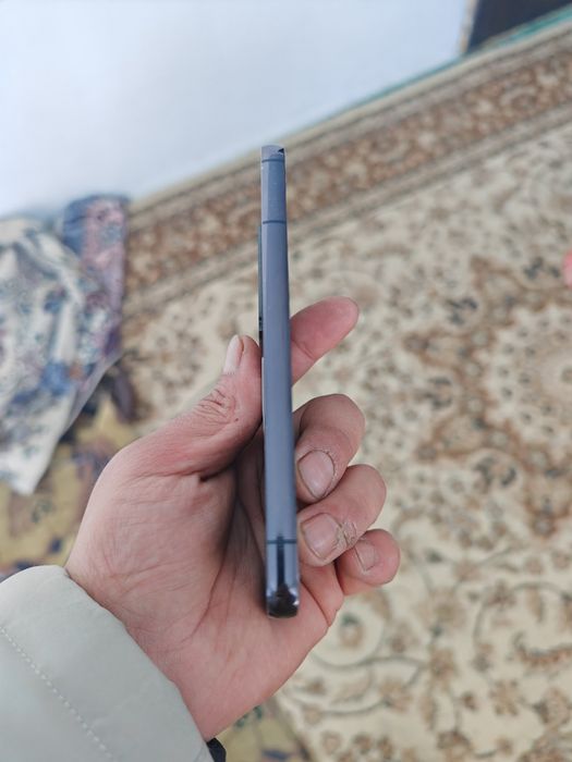 Срочно продам Samsung S22 8/256gb