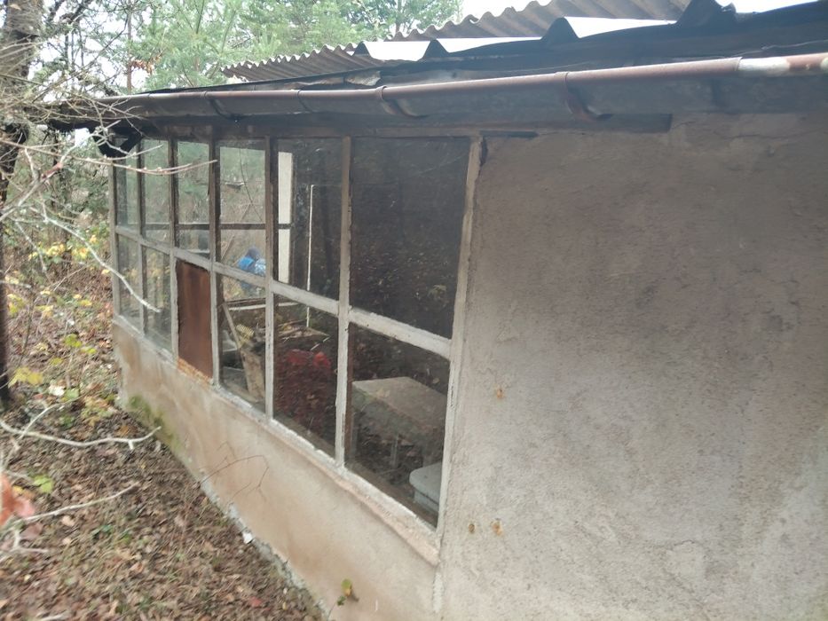 Вила с двор в Нови Искър